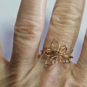 Gold Tone Filigree Flower Ring Size 7